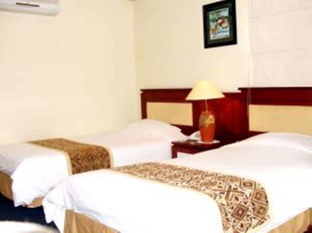 Tùng An Hotel Hanoï Extérieur photo